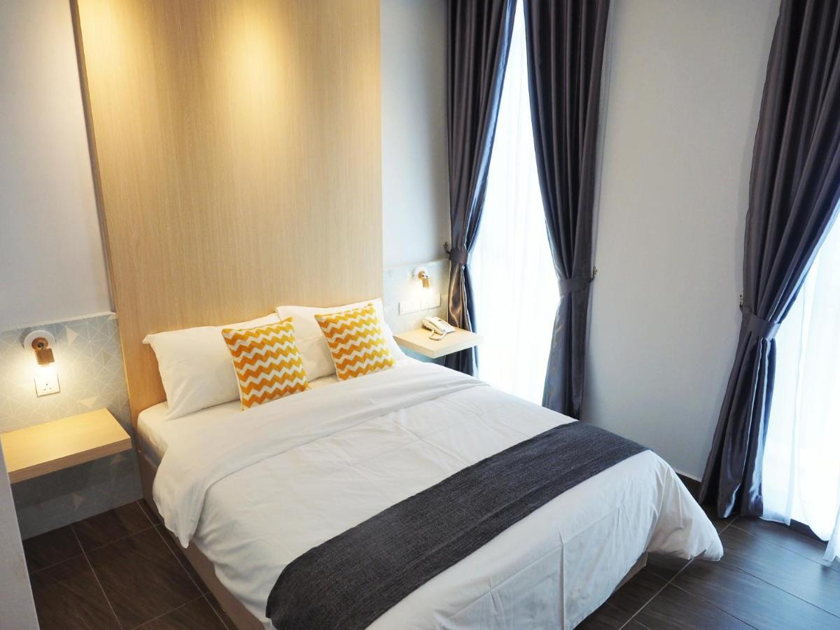 The Tree Hotel Muar Extérieur photo