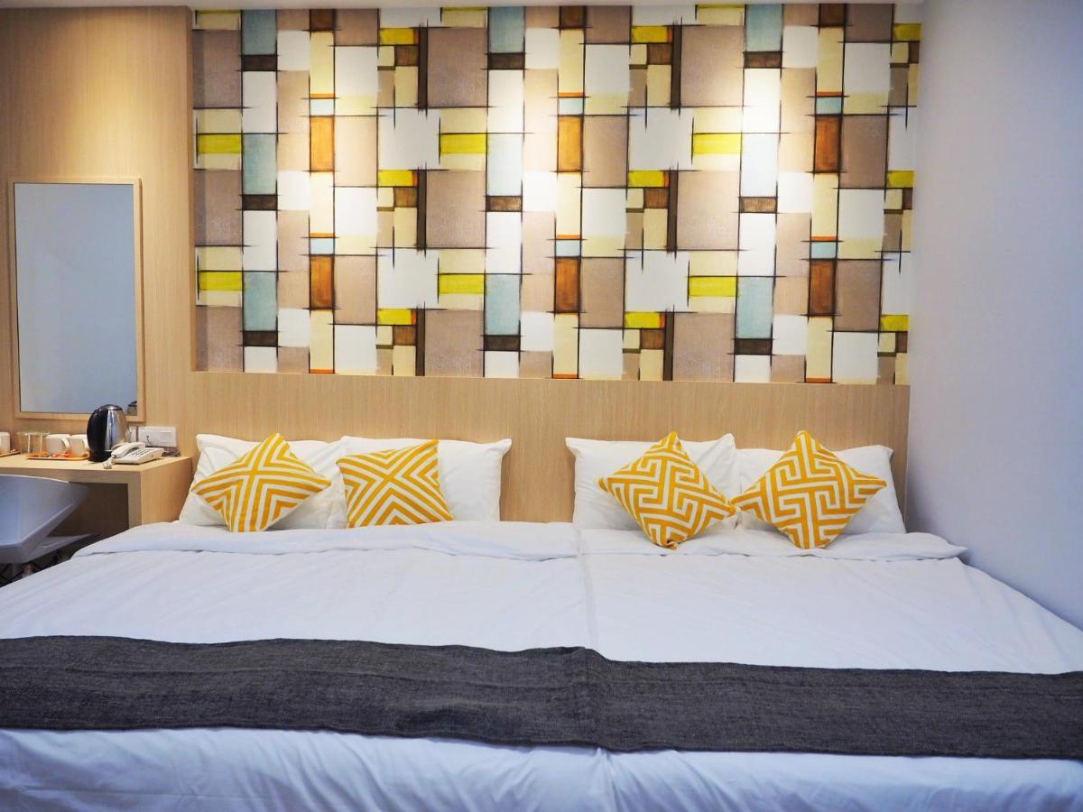 The Tree Hotel Muar Extérieur photo