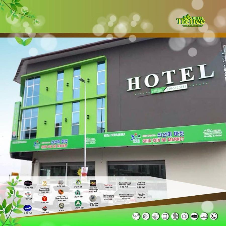 The Tree Hotel Muar Extérieur photo