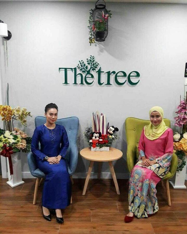 The Tree Hotel Muar Extérieur photo